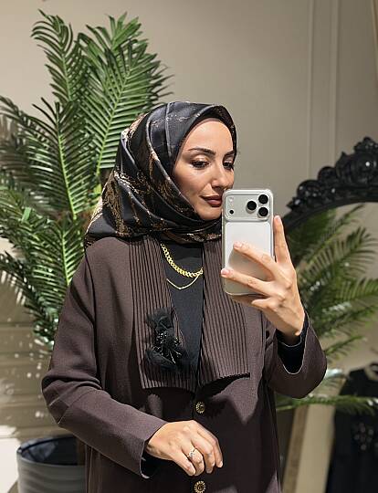 BROŞ YAKA DETAYLI ÇELİK ÖRME HIRKA (1)
